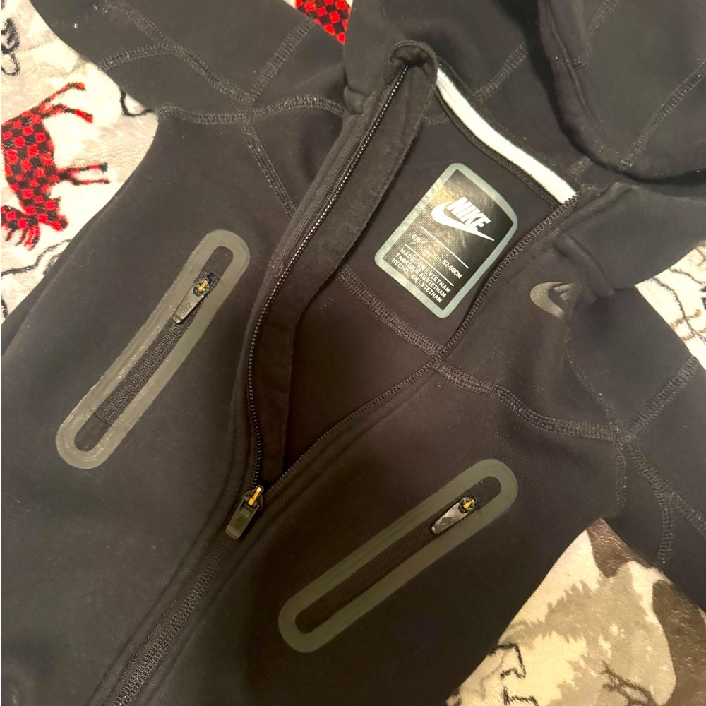 Great condition worn a couple times grew out of it too quickly
